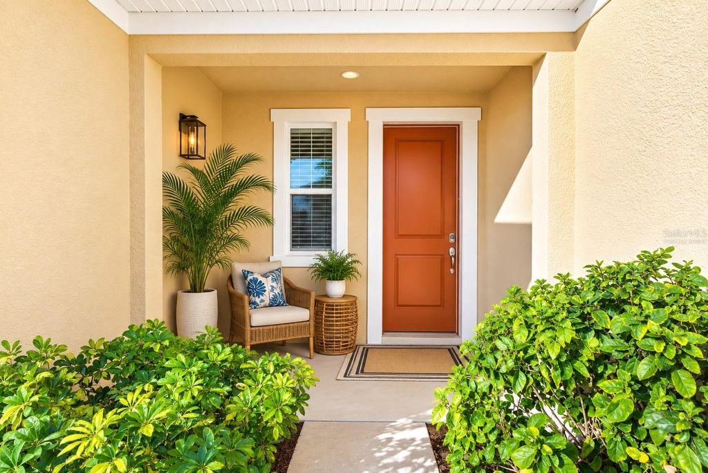 Image 2 of property listing at 5658 SILVERBRIDGE TRAIL, Bradenton, FL 34211