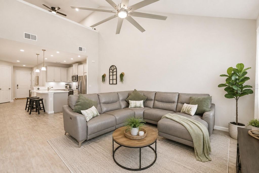 Image 15 of property listing at 5658 SILVERBRIDGE TRAIL, Bradenton, FL 34211