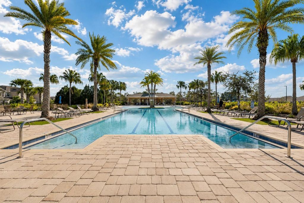Image 3 of property listing at 5658 SILVERBRIDGE TRAIL, Bradenton, FL 34211