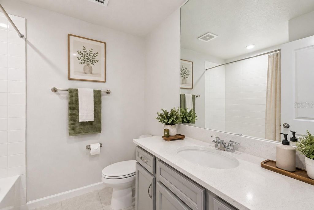 Image 26 of property listing at 5658 SILVERBRIDGE TRAIL, Bradenton, FL 34211