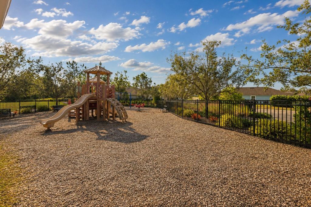 Image 39 of property listing at 5658 SILVERBRIDGE TRAIL, Bradenton, FL 34211
