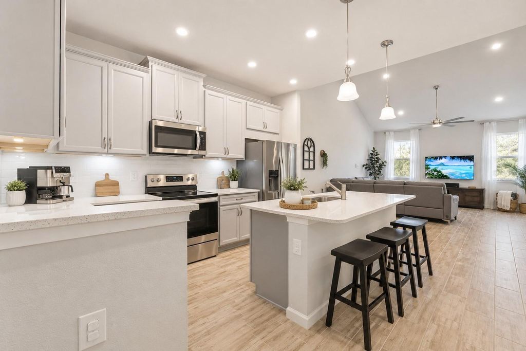 Image 8 of property listing at 5658 SILVERBRIDGE TRAIL, Bradenton, FL 34211