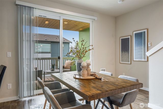 9725 10th Place SW, Seattle, WA 98106