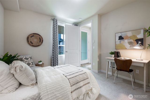 9725 10th Place SW, Seattle, WA 98106
