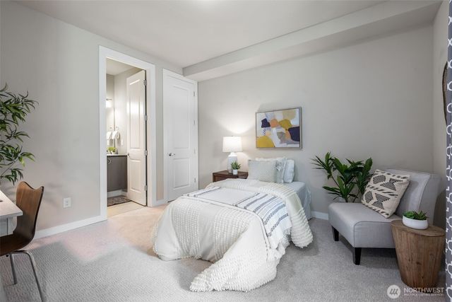 9725 10th Place SW, Seattle, WA 98106