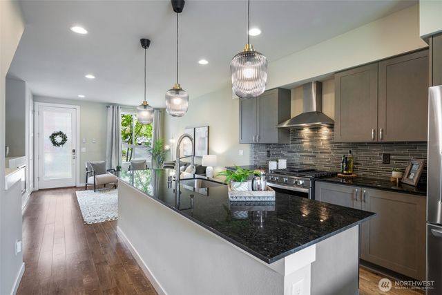 9725 10th Place SW, Seattle, WA 98106