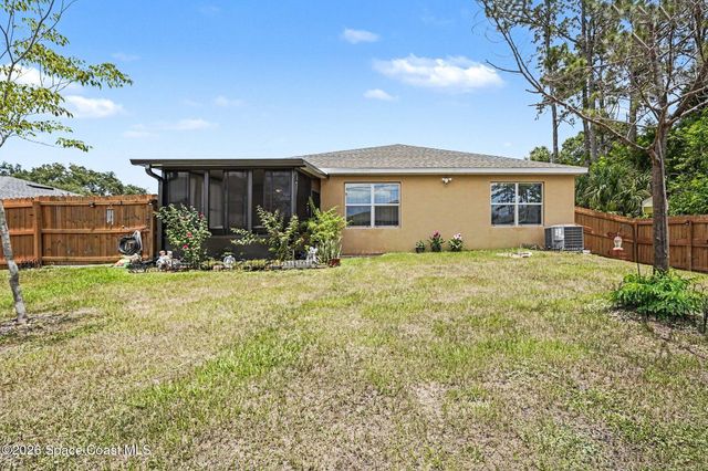 974 Sablon Street SE, Palm Bay, FL 32909
