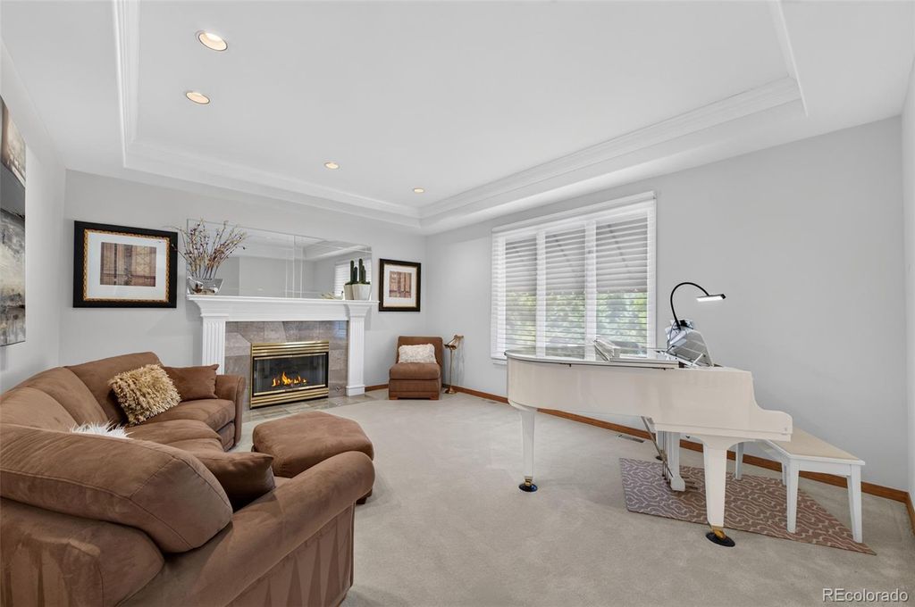 Image 6 of property listing at 49 Golden Eagle Lane, Littleton, CO 80127