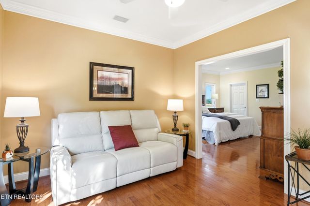 4246 Gravelly Hills Rd, Louisville, TN 37777