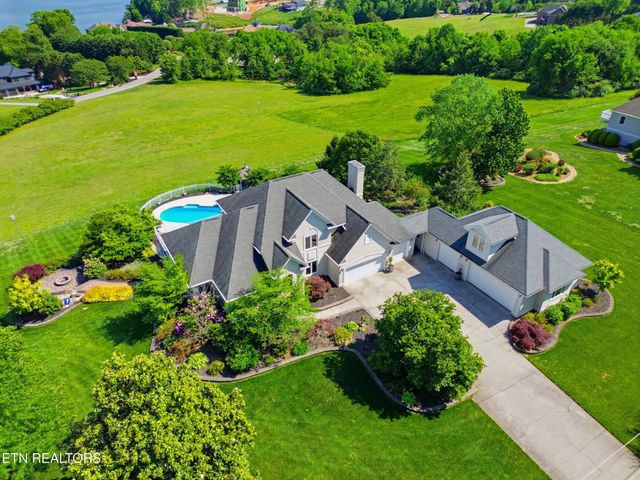 4246 Gravelly Hills Rd, Louisville, TN 37777