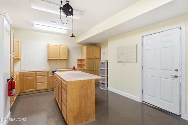 4246 Gravelly Hills Rd, Louisville, TN 37777