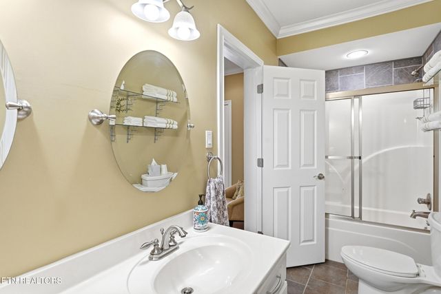 4246 Gravelly Hills Rd, Louisville, TN 37777
