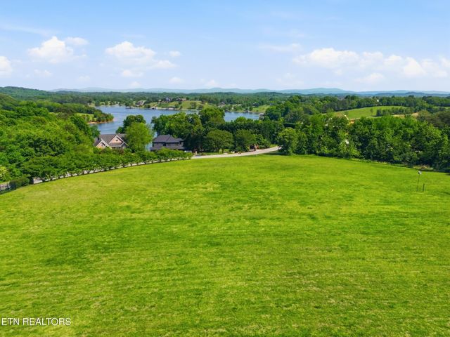 4246 Gravelly Hills Rd, Louisville, TN 37777