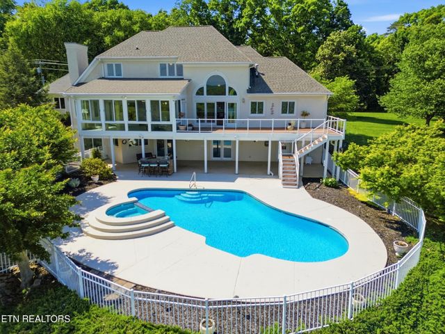 4246 Gravelly Hills Rd, Louisville, TN 37777