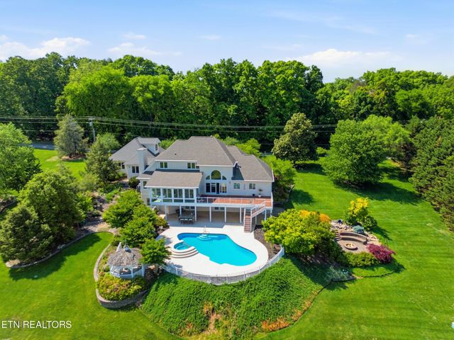 4246 Gravelly Hills Rd, Louisville, TN 37777