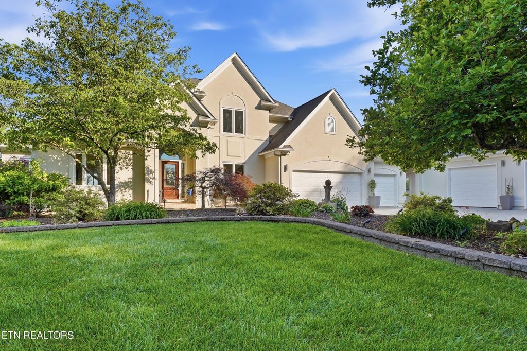 4246 Gravelly Hills Rd, Louisville, TN 37777