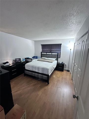 7220 NW 179th St 206, Hialeah, FL 33015