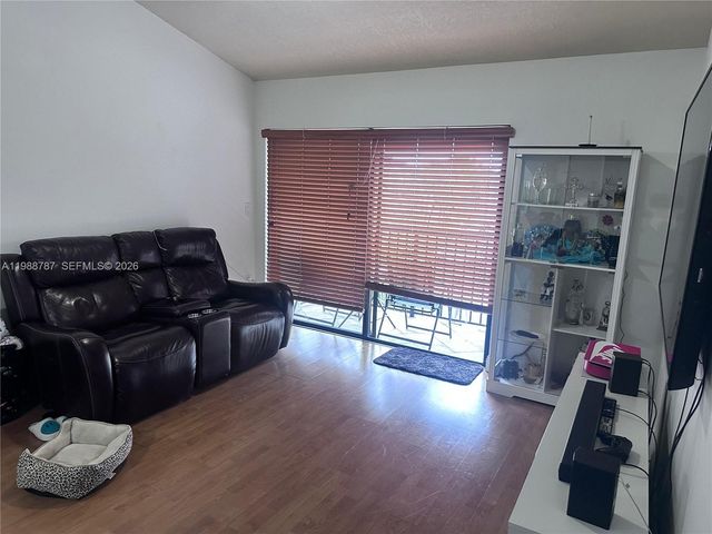 7220 NW 179th St 206, Hialeah, FL 33015