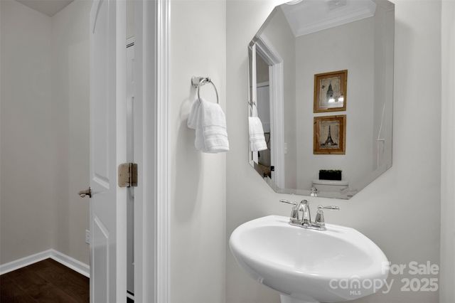 5054 Stonehill Lane, Matthews, NC 28104