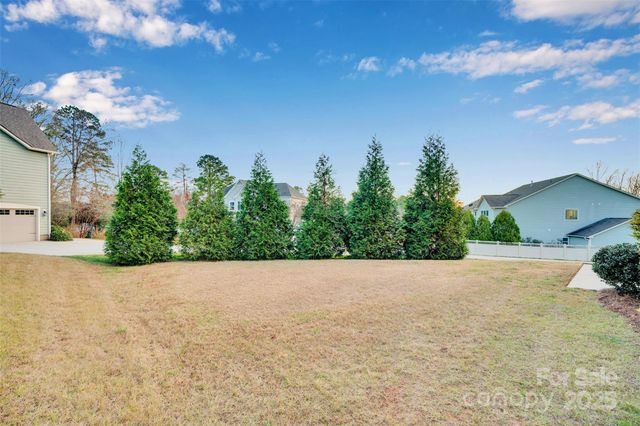5054 Stonehill Lane, Matthews, NC 28104