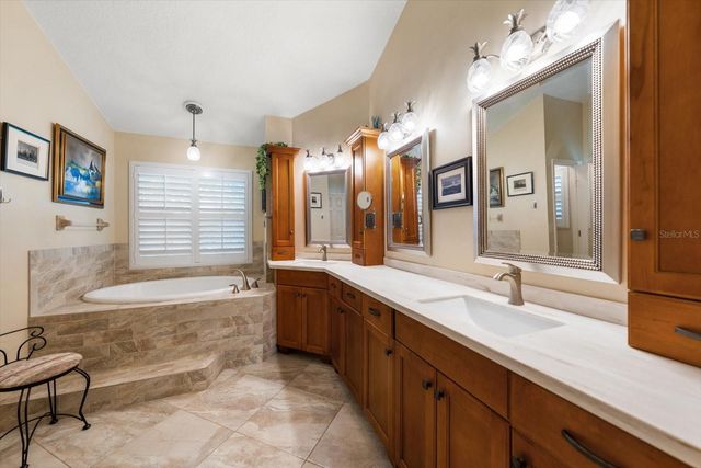 913 WESTWINDS BOULEVARD, Tarpon Springs, FL 34689