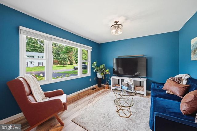 6426 CARRIAGE DR, Alexandria, VA 22310