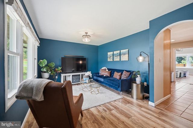 6426 CARRIAGE DR, Alexandria, VA 22310