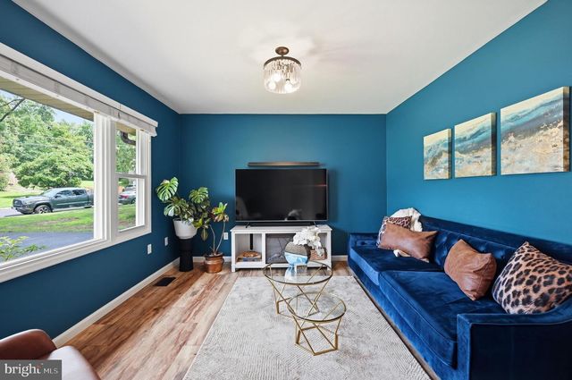 6426 CARRIAGE DR, Alexandria, VA 22310