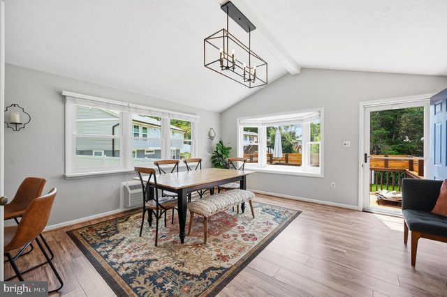 6426 CARRIAGE DR, Alexandria, VA 22310