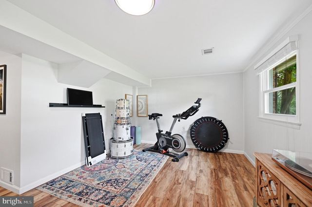 6426 CARRIAGE DR, Alexandria, VA 22310