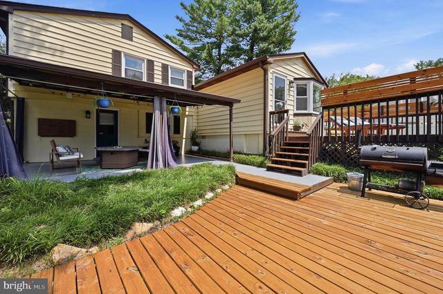 6426 CARRIAGE DR, Alexandria, VA 22310