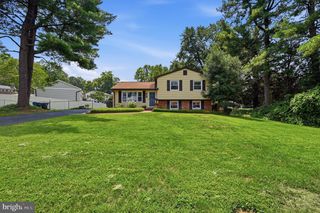 6426 CARRIAGE DR, Alexandria, VA 22310