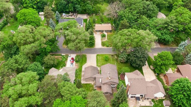 1326 Griffin Avenue, Mahtomedi, MN 55115