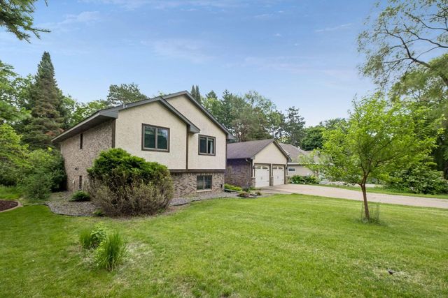 1326 Griffin Avenue, Mahtomedi, MN 55115