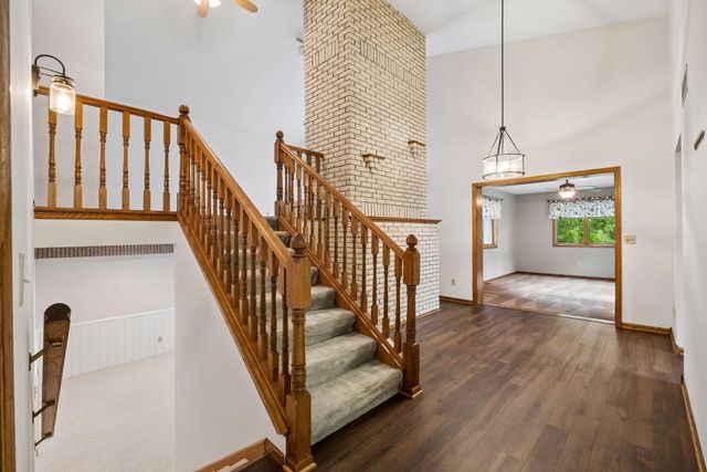 1326 Griffin Avenue, Mahtomedi, MN 55115