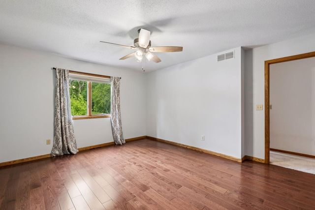 1326 Griffin Avenue, Mahtomedi, MN 55115