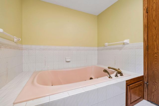 1326 Griffin Avenue, Mahtomedi, MN 55115