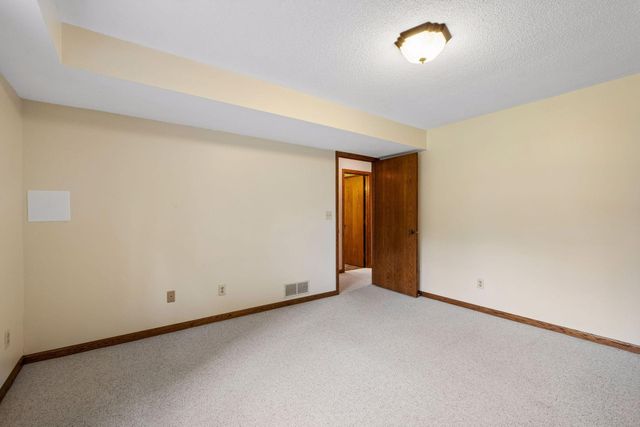 1326 Griffin Avenue, Mahtomedi, MN 55115