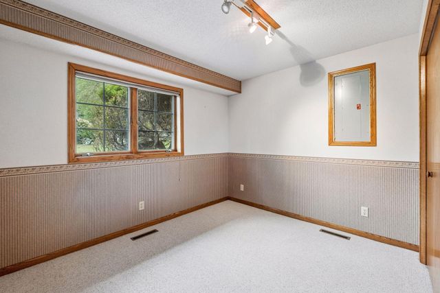 1326 Griffin Avenue, Mahtomedi, MN 55115