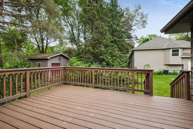 1326 Griffin Avenue, Mahtomedi, MN 55115