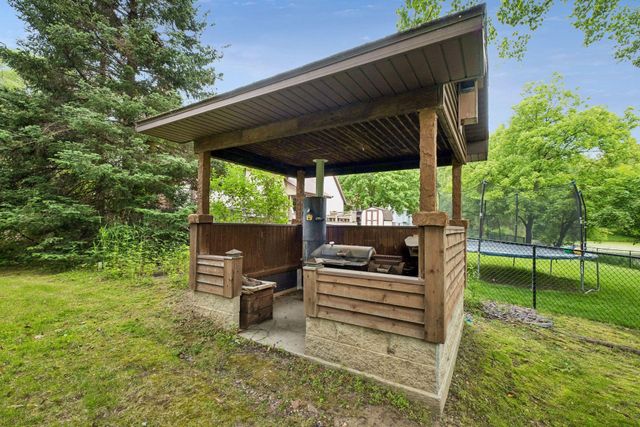 1326 Griffin Avenue, Mahtomedi, MN 55115