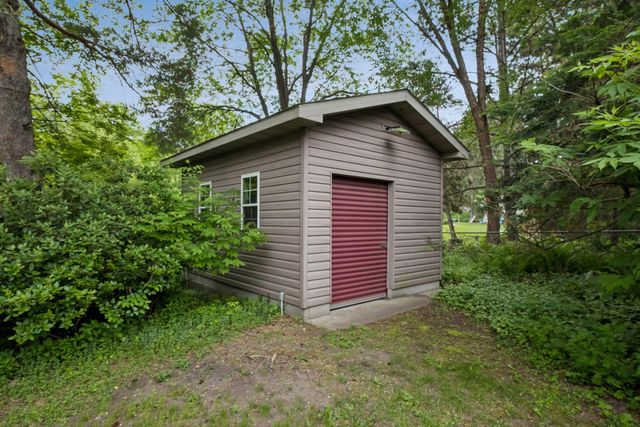 1326 Griffin Avenue, Mahtomedi, MN 55115