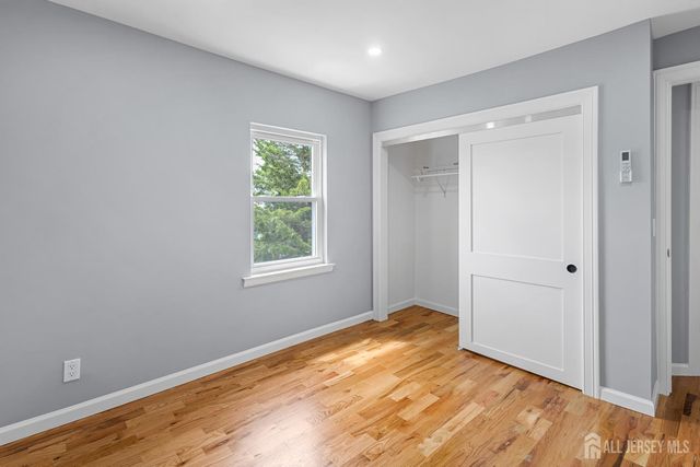 8 Germantown Avenue, Middlesex, NJ 08817