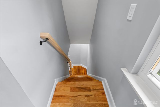 8 Germantown Avenue, Middlesex, NJ 08817