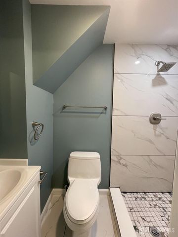8 Germantown Avenue, Middlesex, NJ 08817