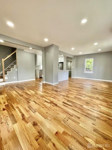 8 Germantown Avenue, Middlesex, NJ 08817