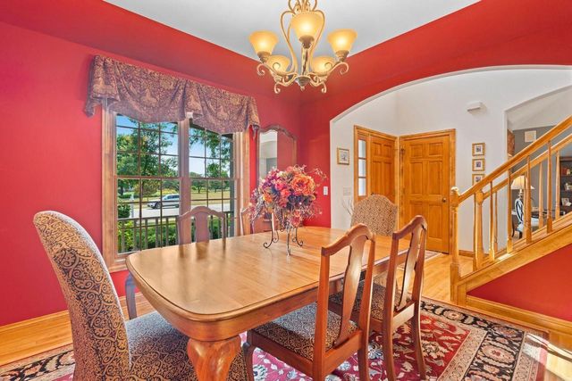 1704 River Lakes ROAD N, Oconomowoc, WI 53066