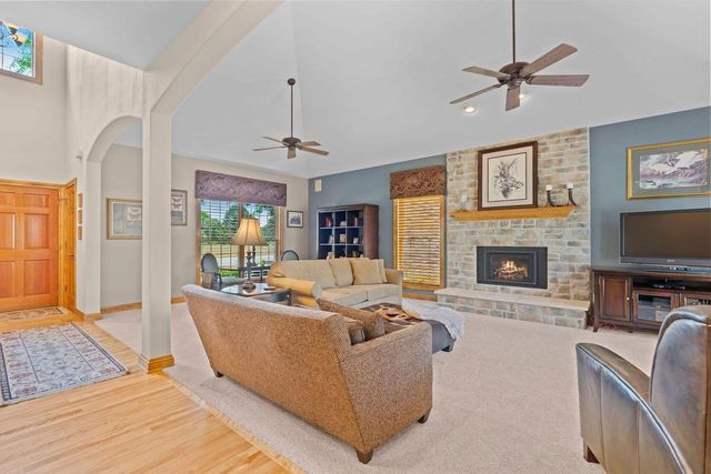1704 River Lakes ROAD N, Oconomowoc, WI 53066