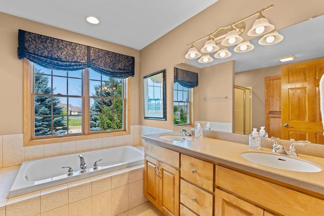 1704 River Lakes ROAD N, Oconomowoc, WI 53066