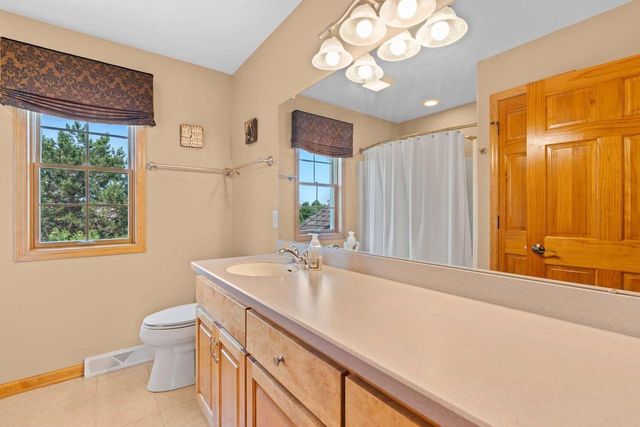 1704 River Lakes ROAD N, Oconomowoc, WI 53066